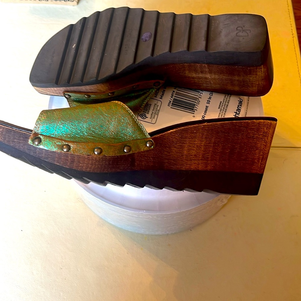 #Donald J Pliner sandals - Picture 2 of 7